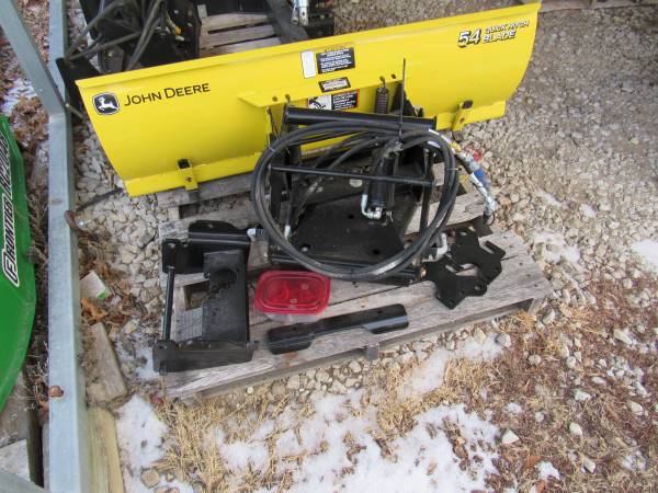 Photo New John Deere Quick Hitch and 54 Blade for the 1023-1026 Compact $2,100