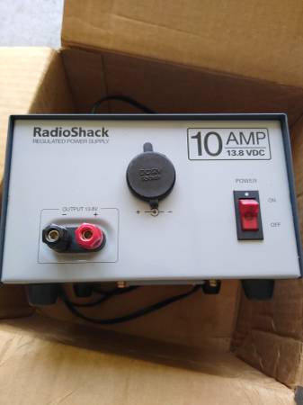 Photo Radio shack 10AMP 13.8 VDC regulated power supply $30
