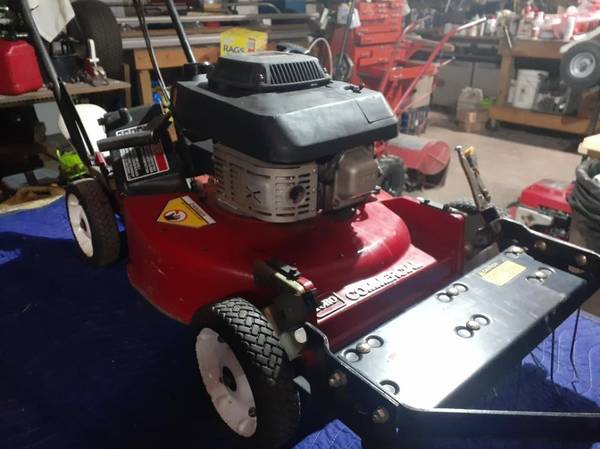 Photo Toro, Commercial Self Propelled Mower with Dethatcher $650
