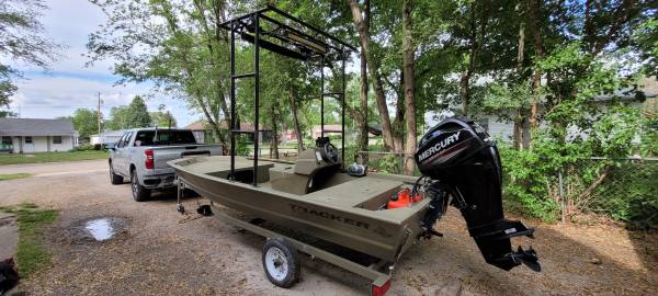 Tracker Grizzly 1648 $8,000