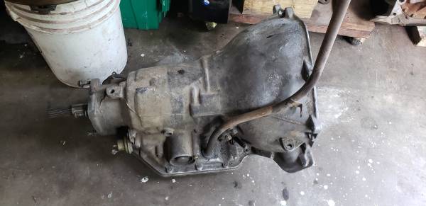Photo Turbo 350 transmission 4 wd with converter $450