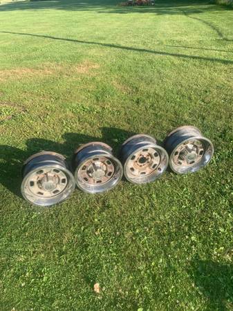 Photo 1971 Camaro or Nova rally wheels $125
