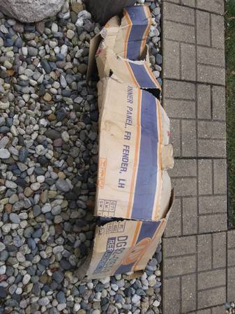 Photo 1987-96 Ford F150 inner fender. Bronco $40