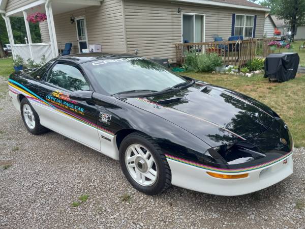 Photo 1993 camaro z28 indy pace car $22,500