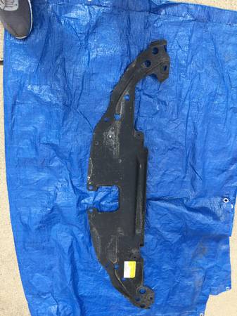 Photo 2003-05 PONT GRAND AM LOWER INLET SHIELD $25