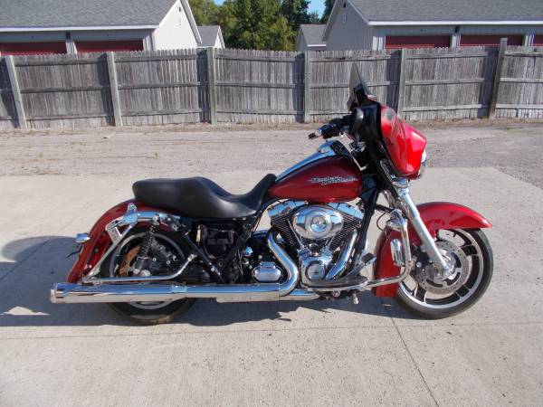 Photo 2013 Harley Davidson Streetglide 103cu. Only 28,000 miles $8,950