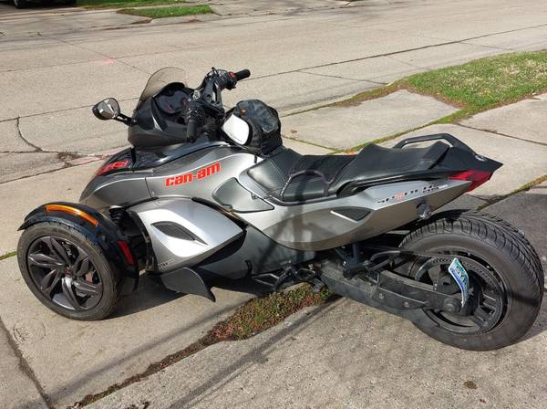 Photo 2013 can am spyder rs-s se5 $9,500
