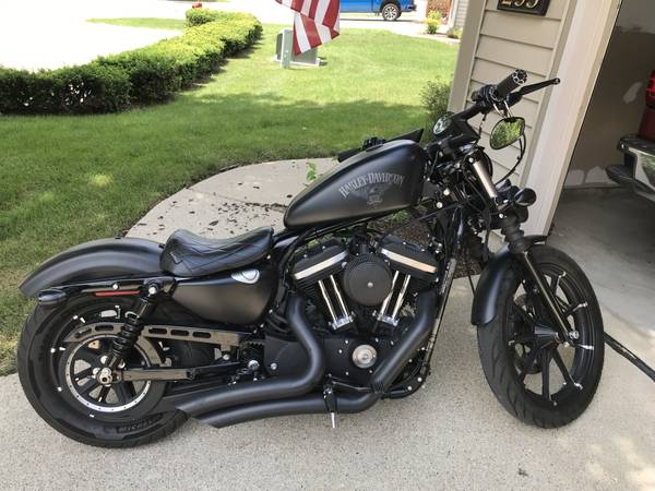 Photo 2017 Harley Davidson 883 Iron Sporster $7,000