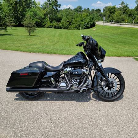 Photo 2018 Harley-Davidson Street Glide $20,995