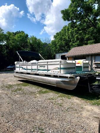 Photo 24ft Sweet Water Pontoon  115 Mercury 2-Stroke $6,850