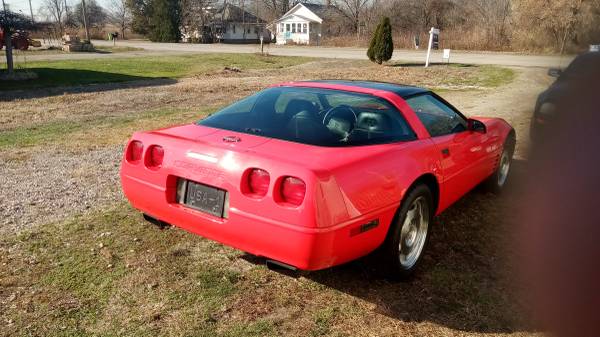 Photo 94 chevy corvette Red mint condition - $14,000 (New Baltimore)