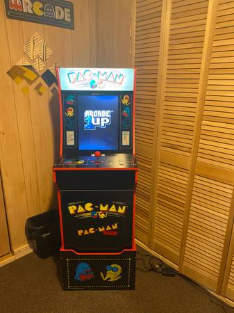Photo Arcade 1 Up Pac Man Machine $150