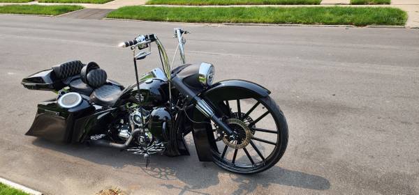 Photo BAGGER HARLEY-DAVIDSON FLHR ROAD KING $20,000