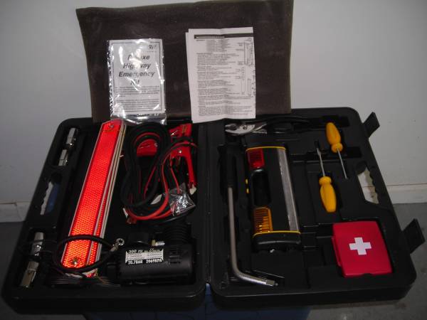 Photo BEST BUY DELUXE HIGHWAY CAR EMERGENCY KIT AIR COMPRESSOR JUMPER CABLE $60
