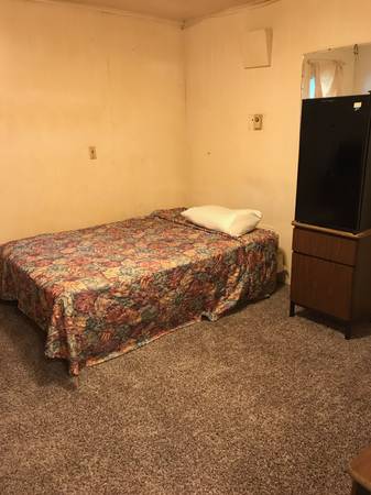 Photo Cheap Furnished Motel Room 4 Rent- AllUtilities included $750