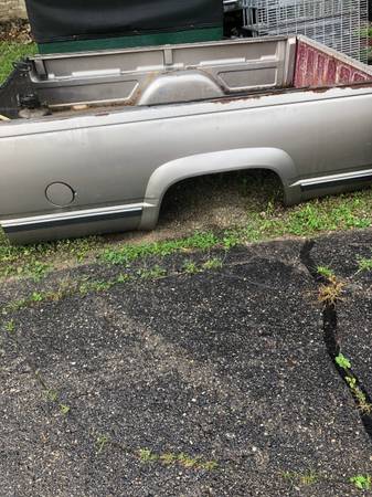 Photo Chevy 8ft pickup bed $450