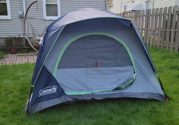 Photo Coleman 4-person tent $50