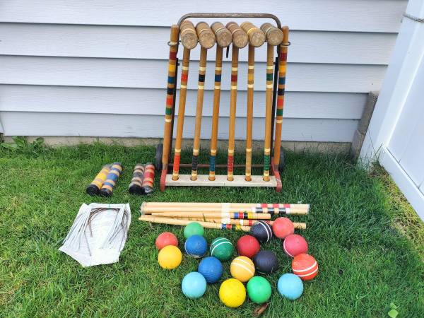 Photo Croquet Set with Caddy on wheels with extra parts $10