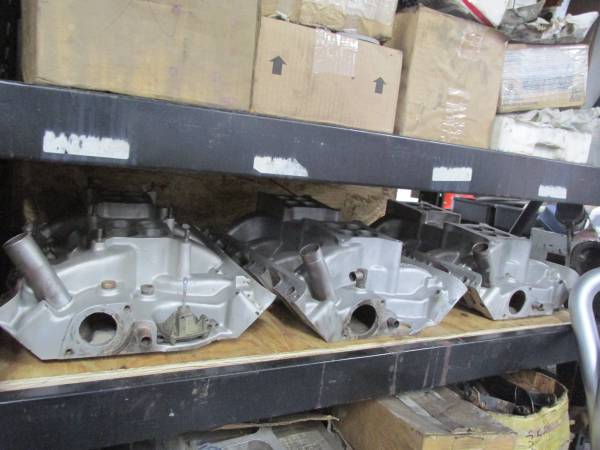 Photo FORD 427 HI-RISE,  LOW RISE ENGINE PARTS $1