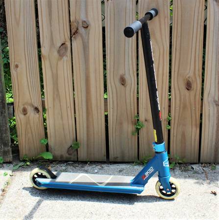 Fuzion Z300 Pro Air Scooter $65