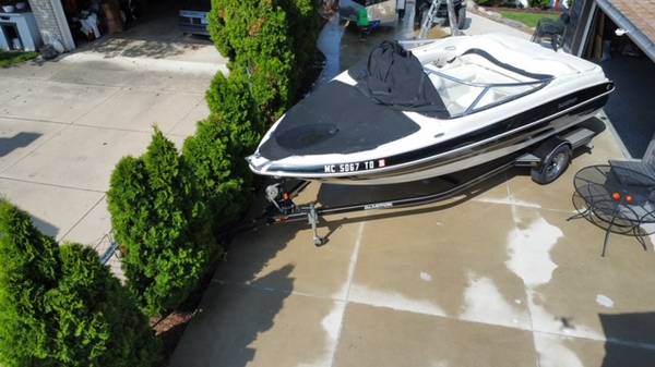 Photo Glastron GXL 205 Fiberglass Boat $19,550