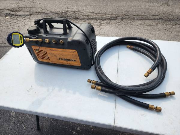 Photo HVAC Fieldpiece VP85 - 8 CFM Vacuum Pump $340