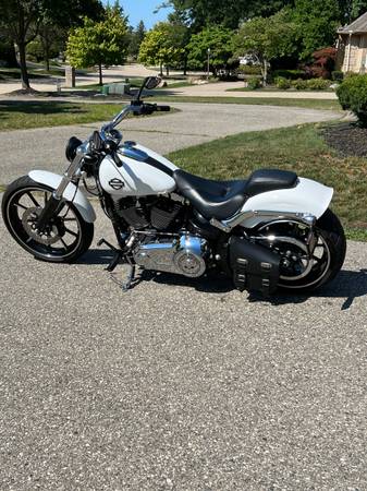 Photo Harley Davidson Breakout $16,500