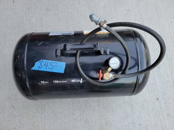 Photo Husky 10 Gallon Compressed Air Tank, 150 psi w 4 ft Hose $45