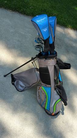 Photo McGregor youth right handed golf clubs $65