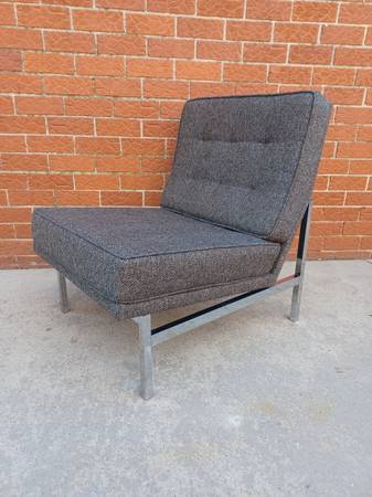 Photo Mid Century Modern Florence KNOLL Armless Lounge Chair $1,799