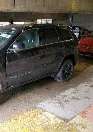 Photo PARTING OUT A 2017 GRAND CHEROKEE, STK 5966