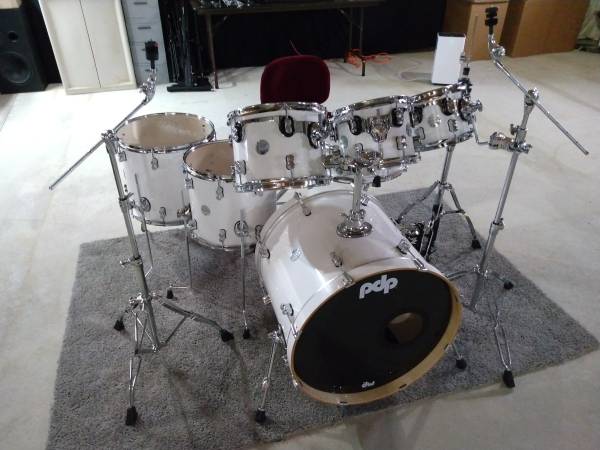 PDP Concept Maple 7 Piece Drum Set White Pearlescent with Tama Stands $1,100