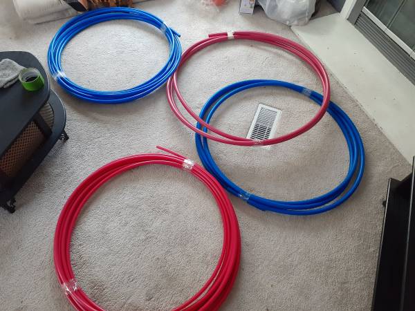 Photo Pex B piping, red and blue, 12 and 34 $20