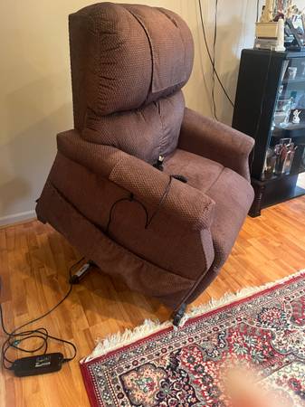 Photo Recliner Lift Chair $600