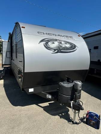 Photo USED 2021 Cherokee 304BH Forest River Outside Kitchen Travel Trailer $29,999