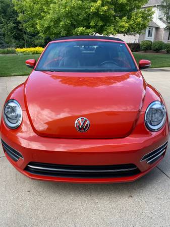 Photo VW Beetle convertible $15,000