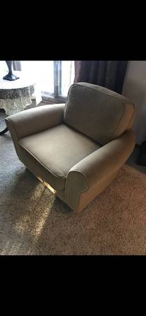 Photo Very Nice Club Style Chair In Beige