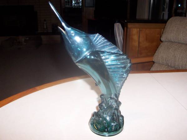 Photo Vintage Avon Blue Marlin Sea Trophy Collectable Bottle, good mancave d $3