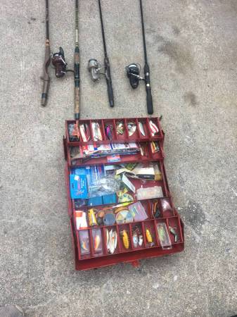 Photo Vintage Fishing Tackle Box Lures Spoons Shakespeare Mitchell Daiwa Ree $78