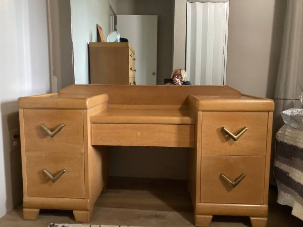 Photo Vintage Harmony House Dressing Table with beveled mirror $125