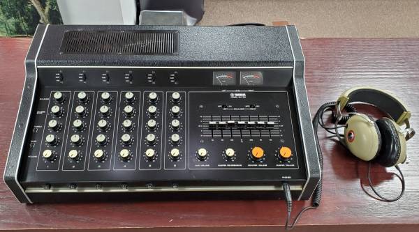 Photo Vintage Yamaha EM-150 6 Channel Powered Mixer (With Headphones) $225