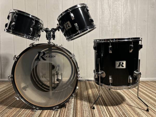 Photo vintage 70s rogers big r black drum set $700