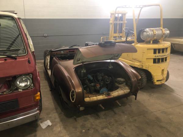 Photo vw chassis beetle and tittle or dune buggy $1,000