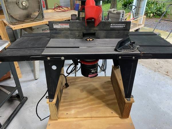 Photo Craftsman Router Table and Router $99