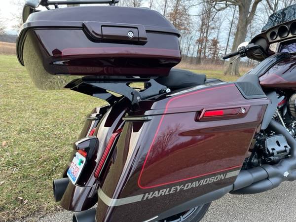 Photo 2019 Harley Davidson CVO Street Glide FLHXSE $37,750