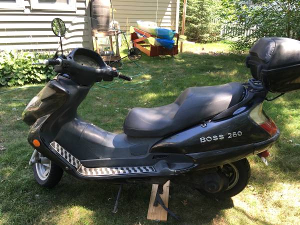 Photo 250cc scooter $500
