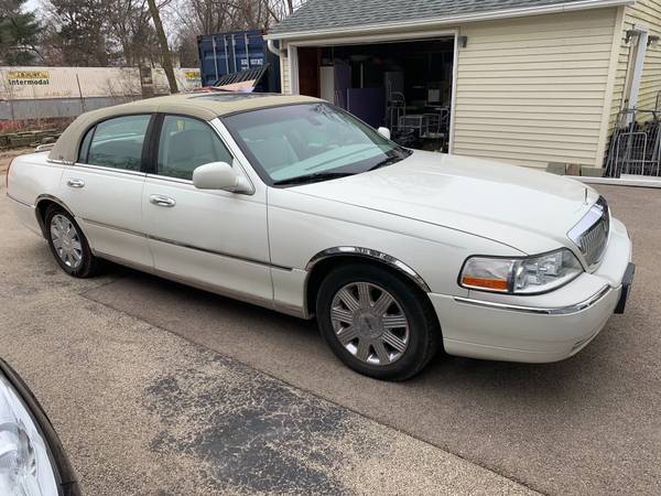 Lincoln Towncar Lowrider For Sale - ZeMotor