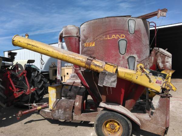 Photo New Holland 357 Feed Grinder $1,000