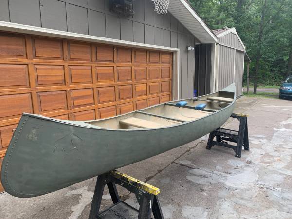 Photo 17 ft Alumacraft canoe $250