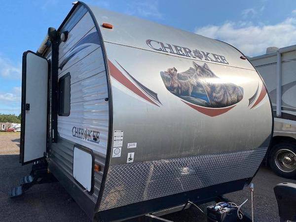 Photo 2014 FOREST RIVER CHEROKEE 254 TRAVEL TRAILER $13,700